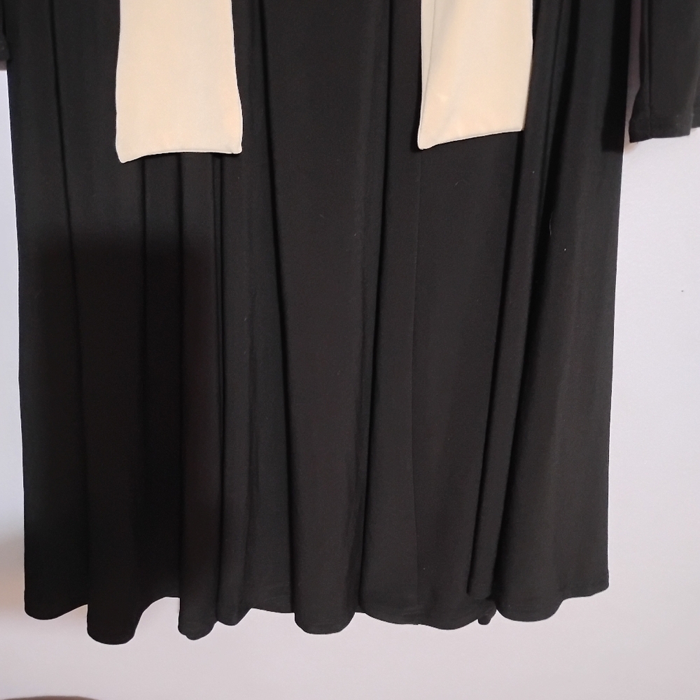 Jones New York Black and Cream Long Sleeve Dress with Tie Front - Picture 5 of 8